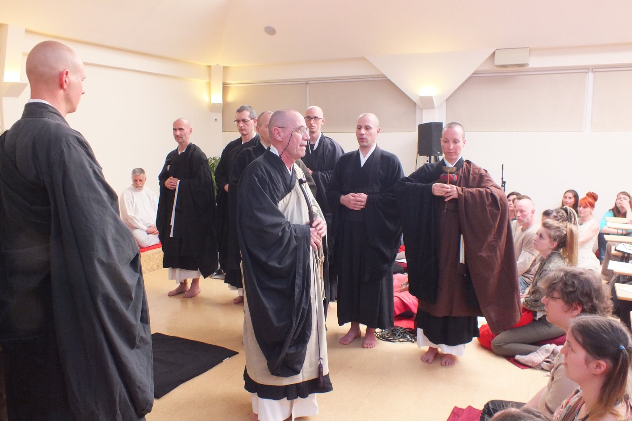 25 éve alapult meg a Tan Kapuja Buddhista Egyház és Főiskola. Vészák alkalmából ezt is megünnepeltük.