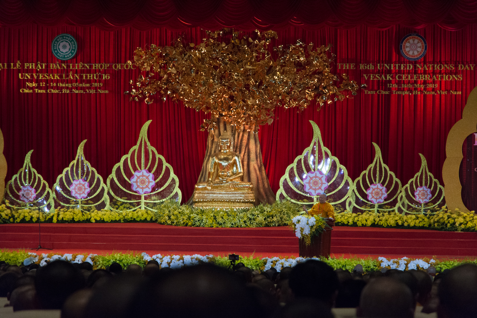 Az Egyház és a Főiskola delegációja a magyarországi vietnami buddhista közösség képviselőivel részt vett a Ha Nam tartományban megrendezett ENSZ Vészák ünnepségen.