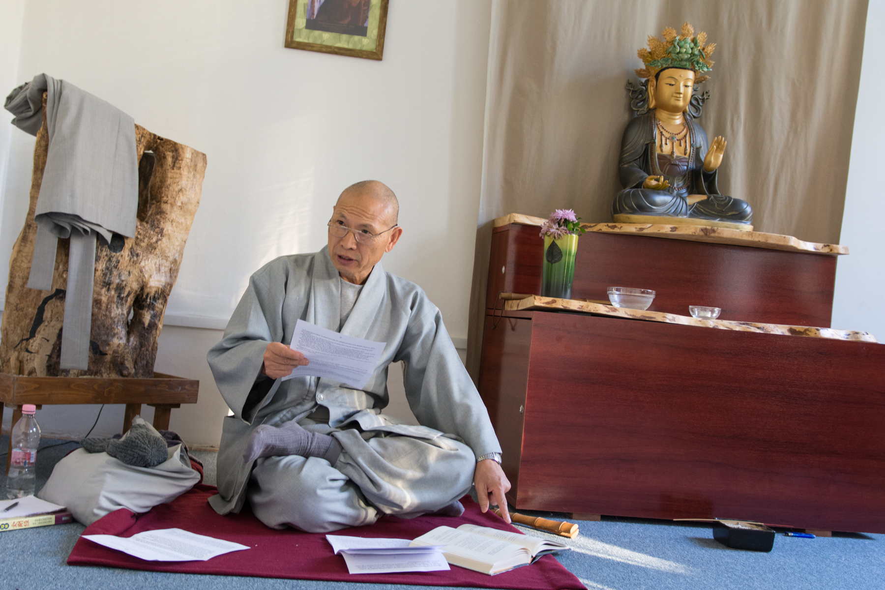 Six days intensive MCU seminar and meditation on the Diamond Sutra was held by Prof. Dr. Jinwol Lee (Dongguk University) zen master of the chogye order.