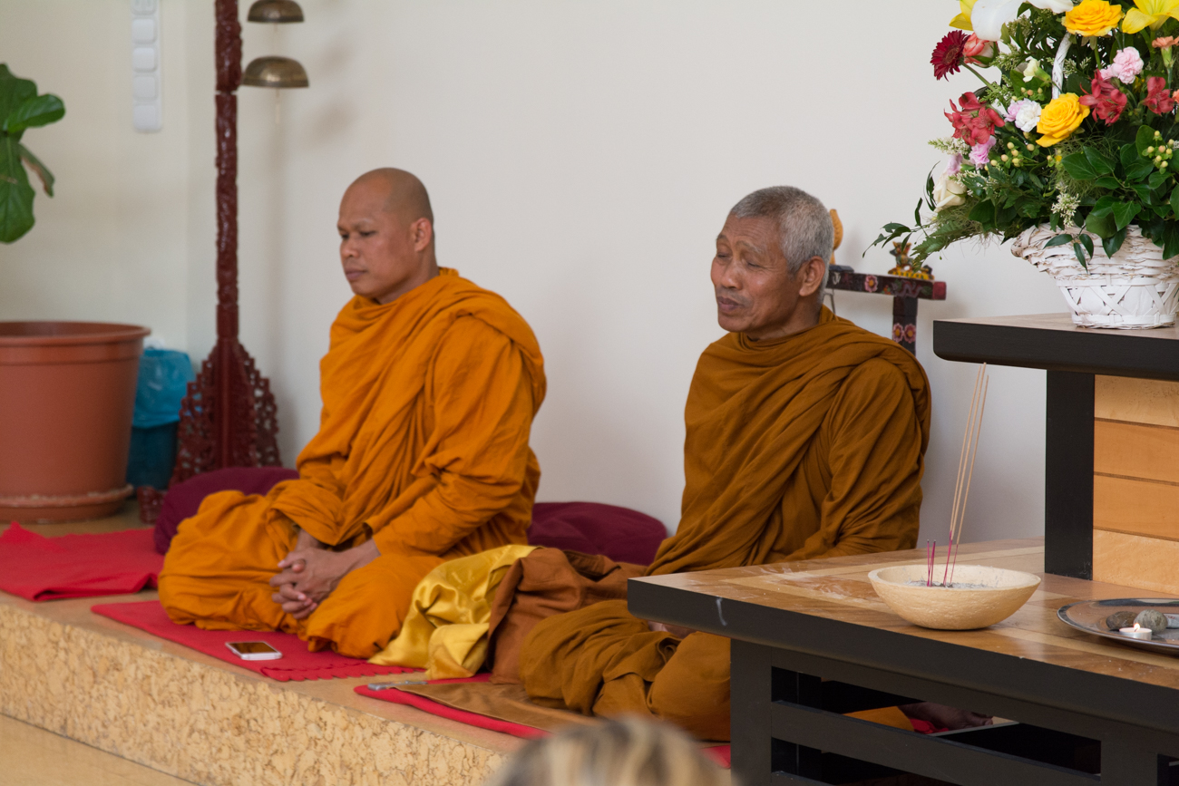 Venerable Ajahn Bunme, abbot of the Wat Pa Sathatawai Monastery, held a dharma talk about the four basis of mindfulness.
