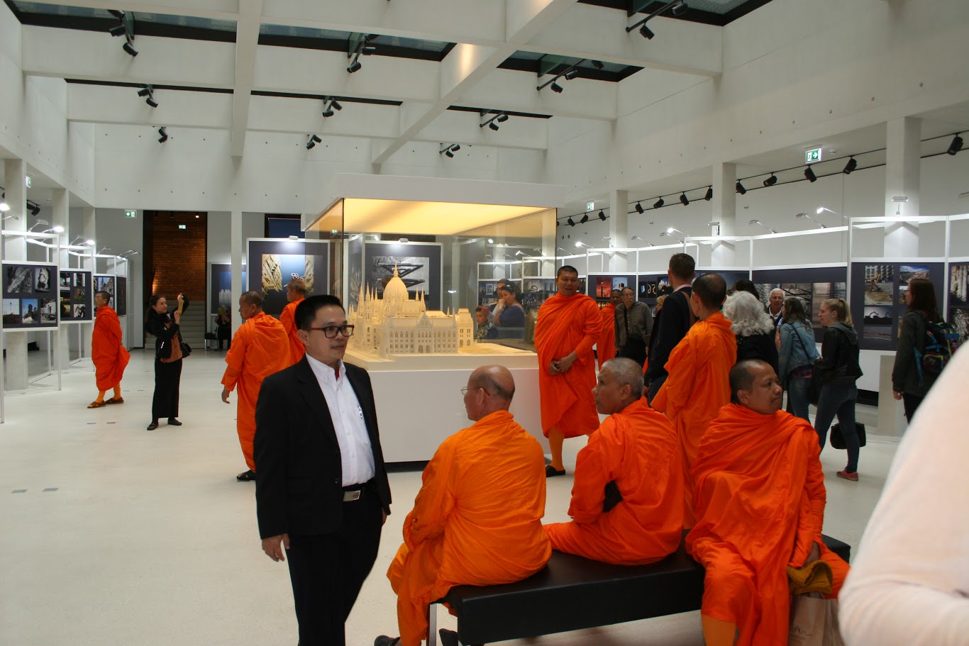 Partnerintézményünkön (MCU) keresztül egy közel 30 fős thai szerzetes delegációt fogadtunk Budapesten.