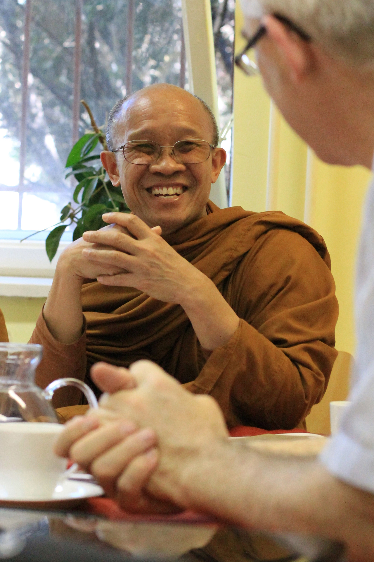 Thai monks visited us with the leaders of a monastery building foundation.