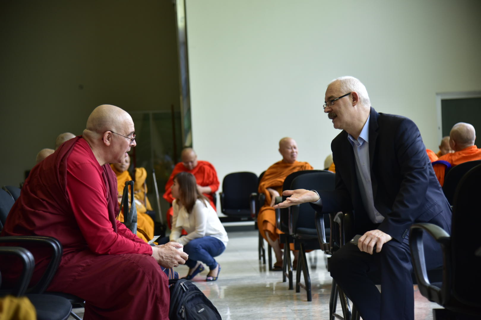 Arriving to Sri Lanka, meeting with an old friend, Bhikkhu Nandisena from Mexico.